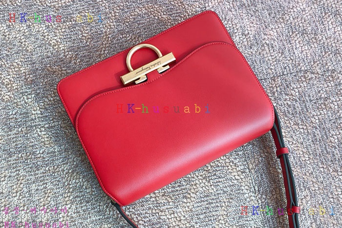 �ڹ̷��ޡ� �䷹���� Ŭ���� �÷��� P 21H321-3